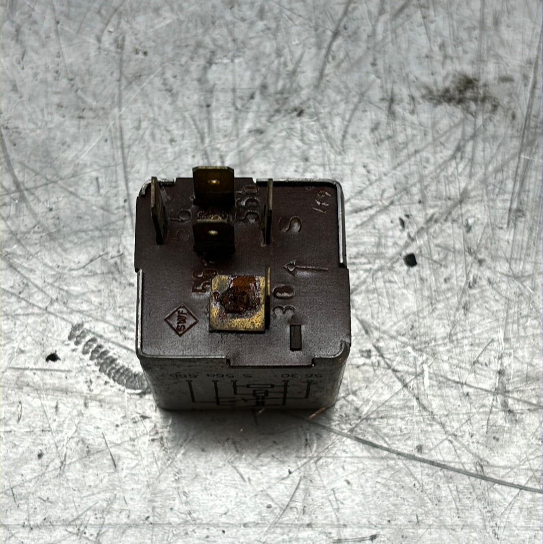 Porsche 924 sunroof /low beam relay 411941583B / 411 941 583B