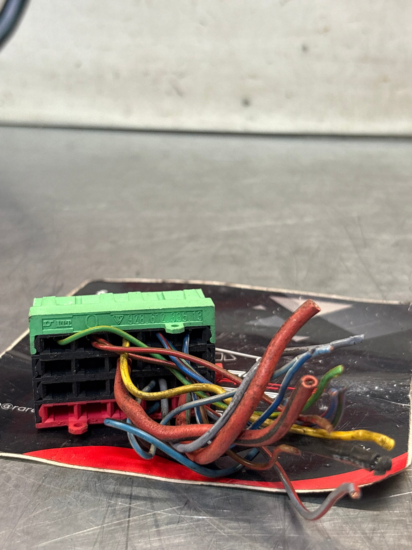 Porsche 944 85.5- fuse box pigtail, used green-red 92861233513