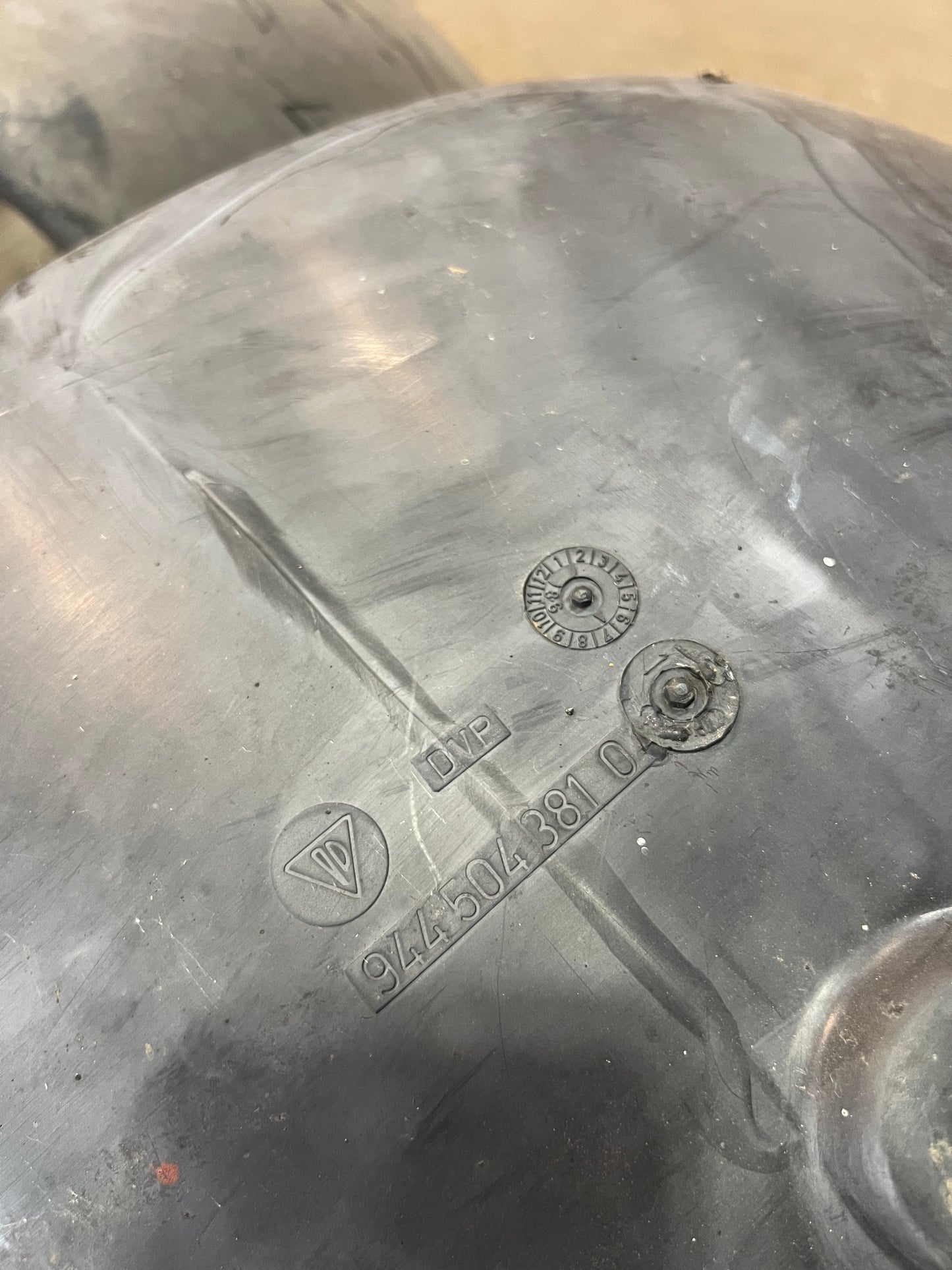 Porsche 944 turbo 968 wheel arch liner left 94450438102 spares or repair