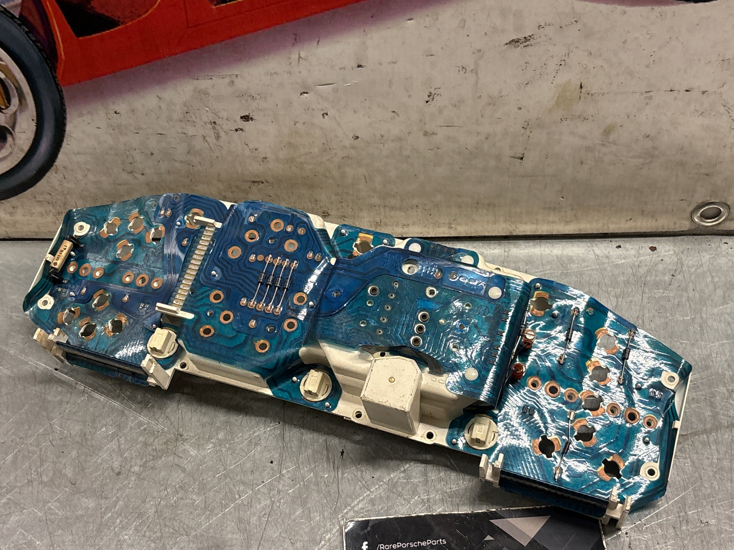 Porsche 928 instrument cluster circiut board, used VDO number: X15-1208034 / 88 481 487