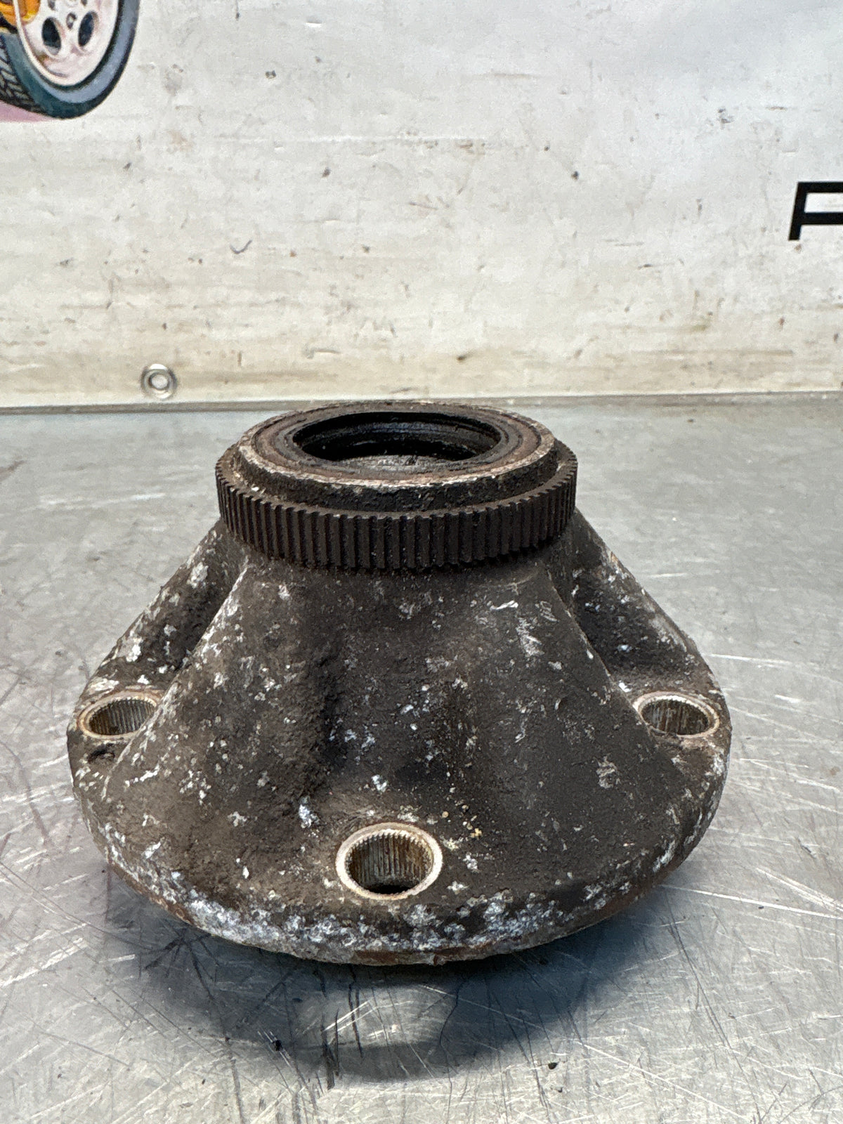 Porsche 928 wheel hub,used 9283416052R with ABS