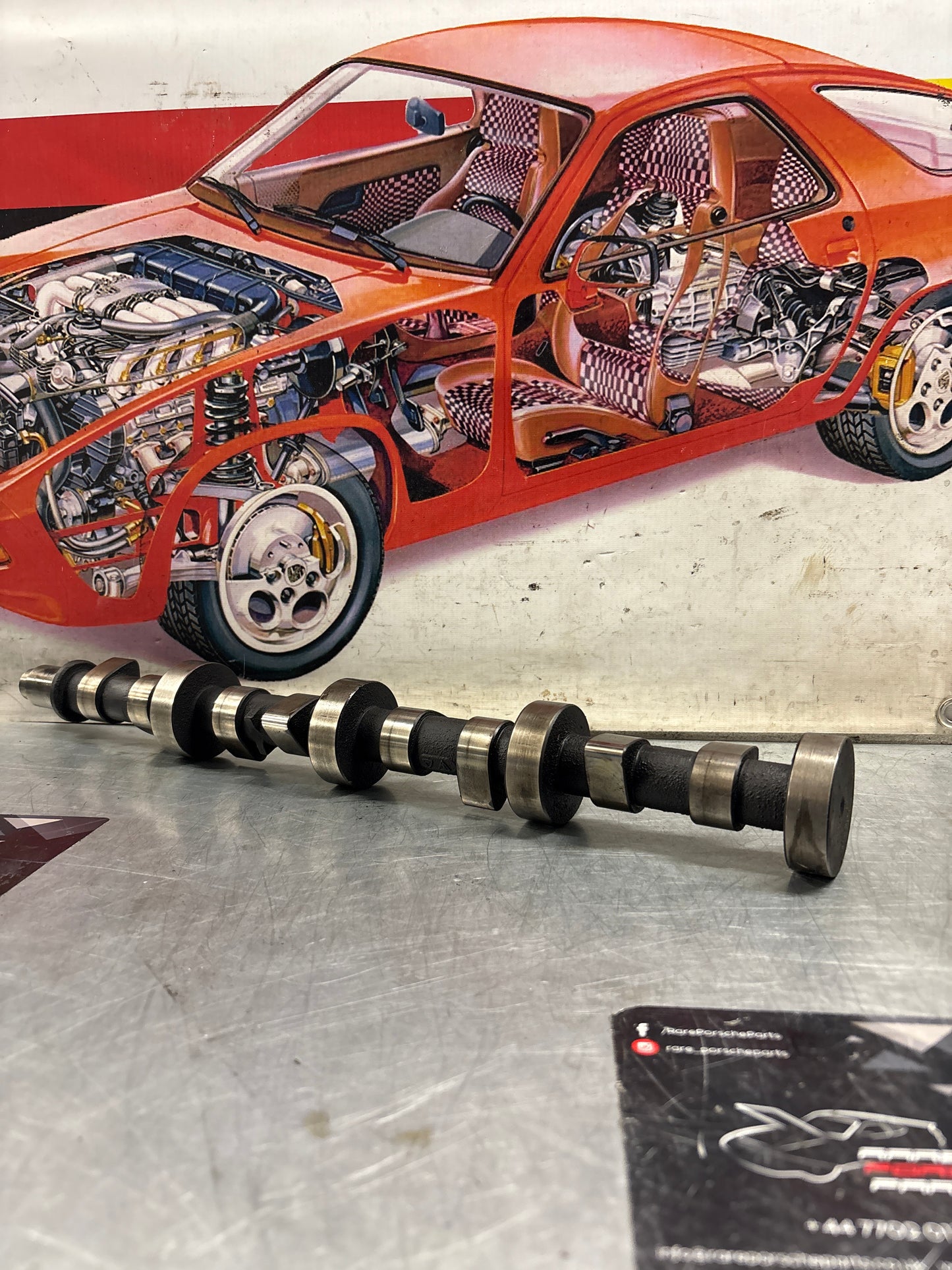 Porsche 928 cam shaft, for spares or repair 9281051553R