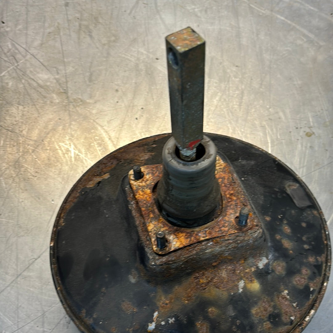 Porsche 928 brake booster, used 92835502523 Rare Porsche Parts