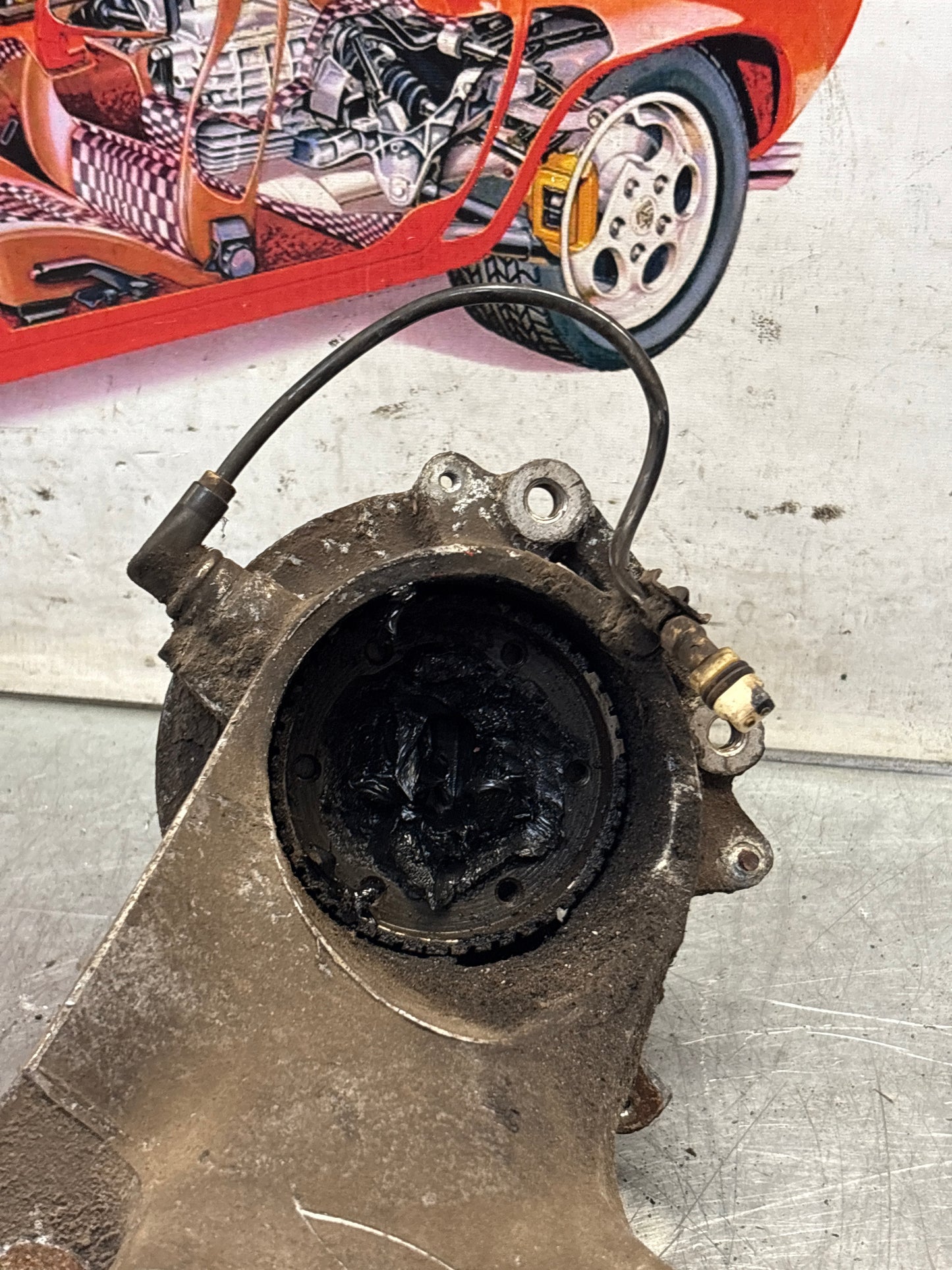 Porsche 944 alloy rear right trailing arm, used 95133151405 / 9513315144R used, with hubs