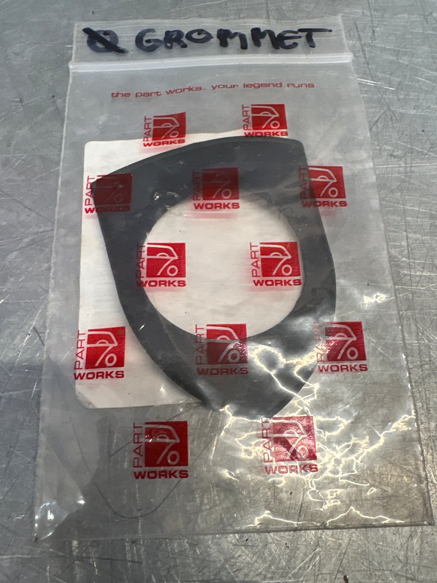 Rubber pad for Porsche hood emblem 90155921520