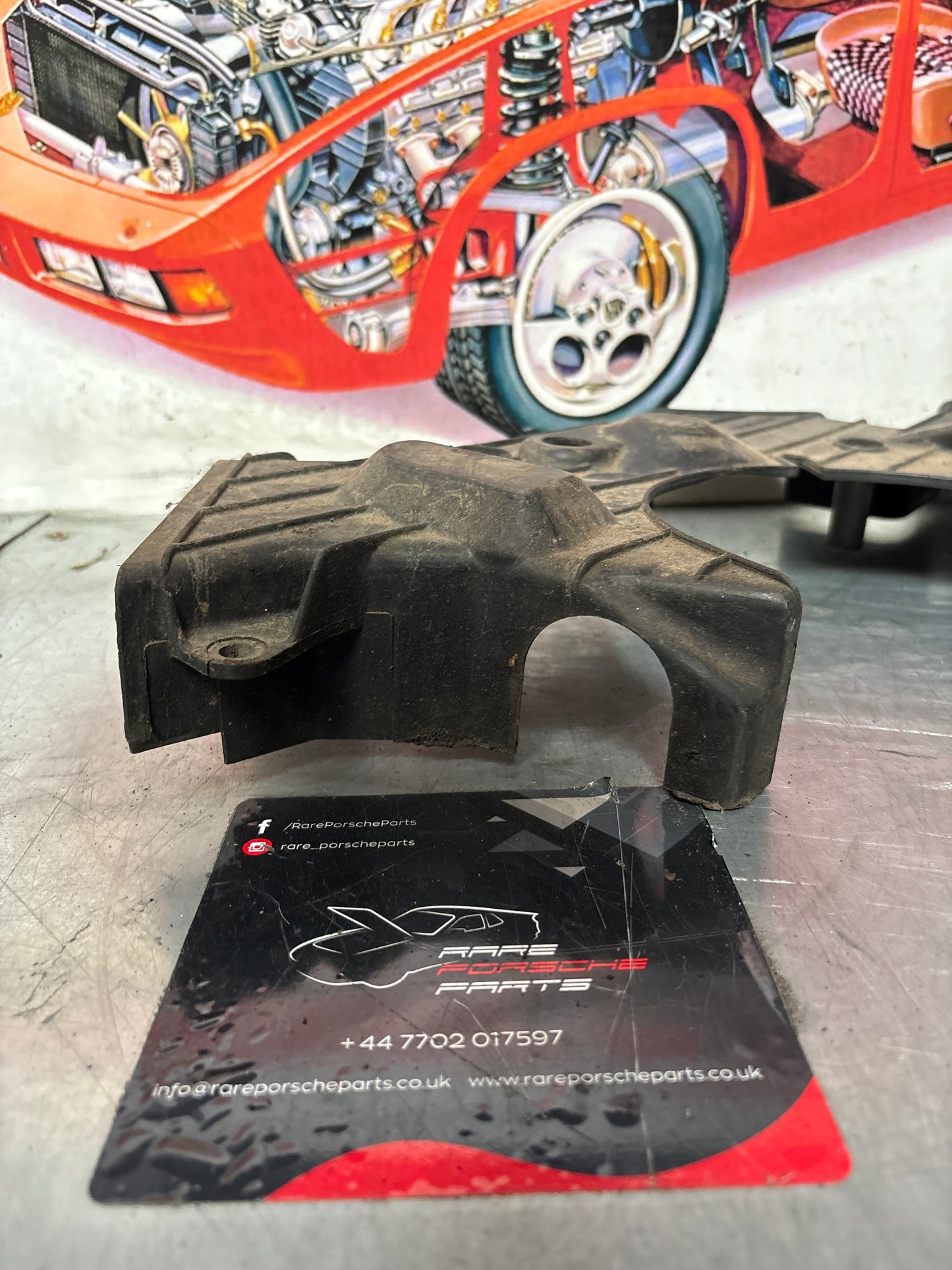 Porsche 928 central cam belt cover, used 92810514400