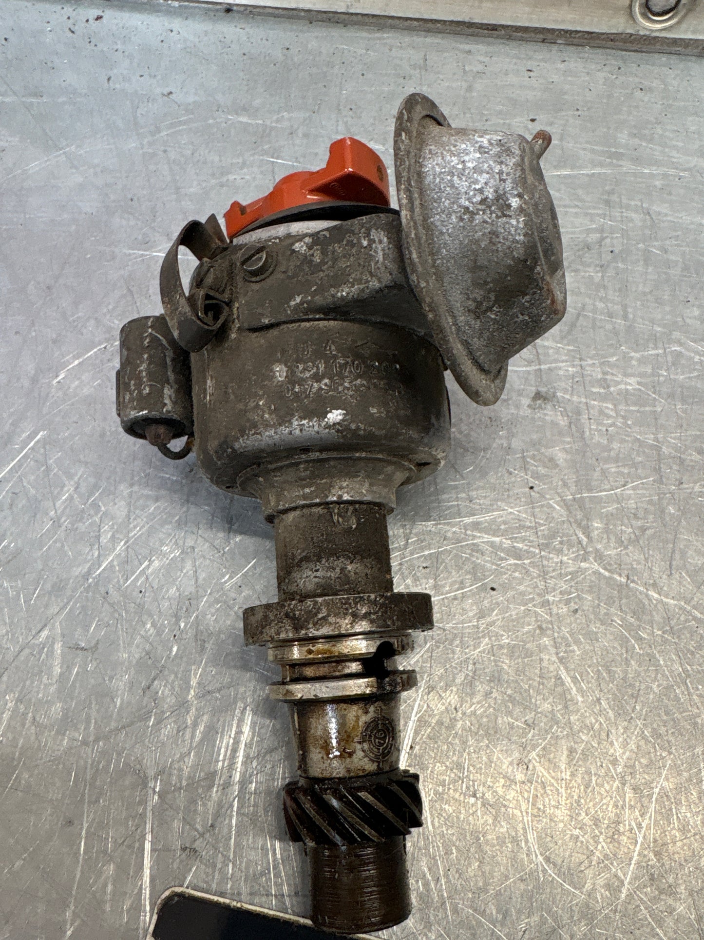 porsche 924 ignition distributor, used 0231170202 / 047905205B