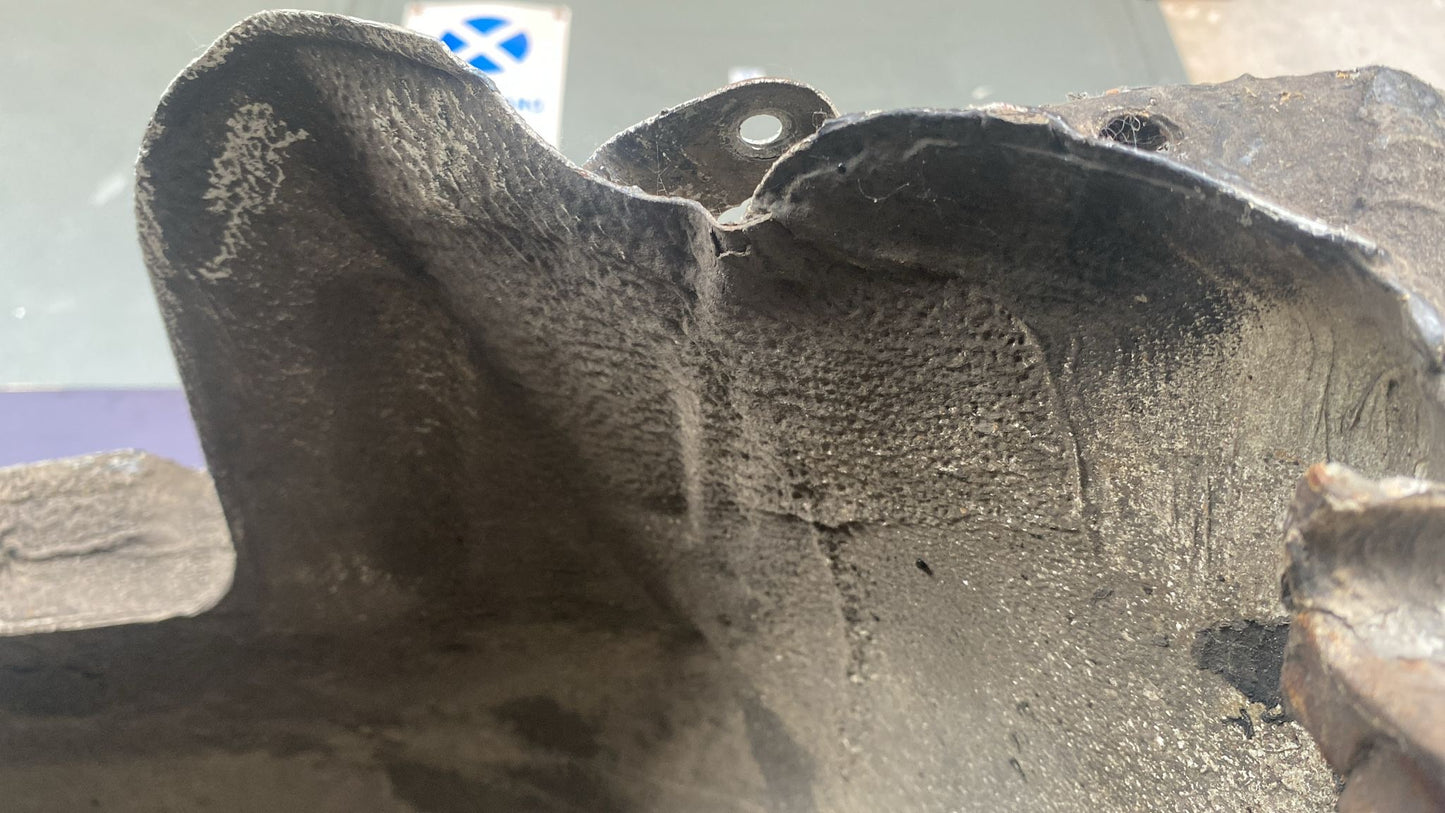 Porsche 944 Right rear fender cut, rear corner 94450390403