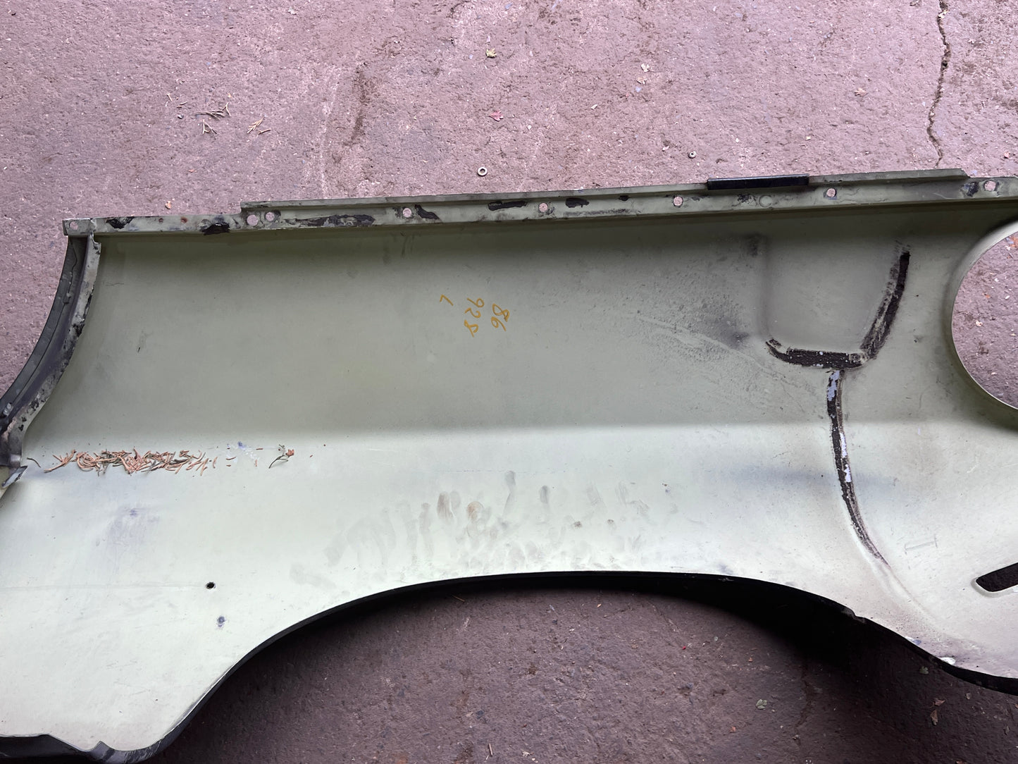 Porsche 928 -87 front left wing, 92850301103 used