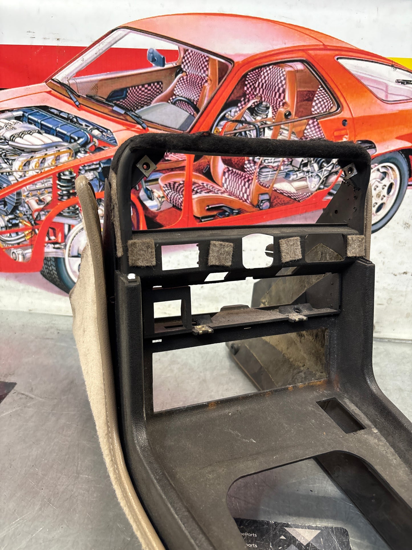 Porsche 924 centre console black, with one switch hole 477857951 / 477857969 used, with cream carpet, used