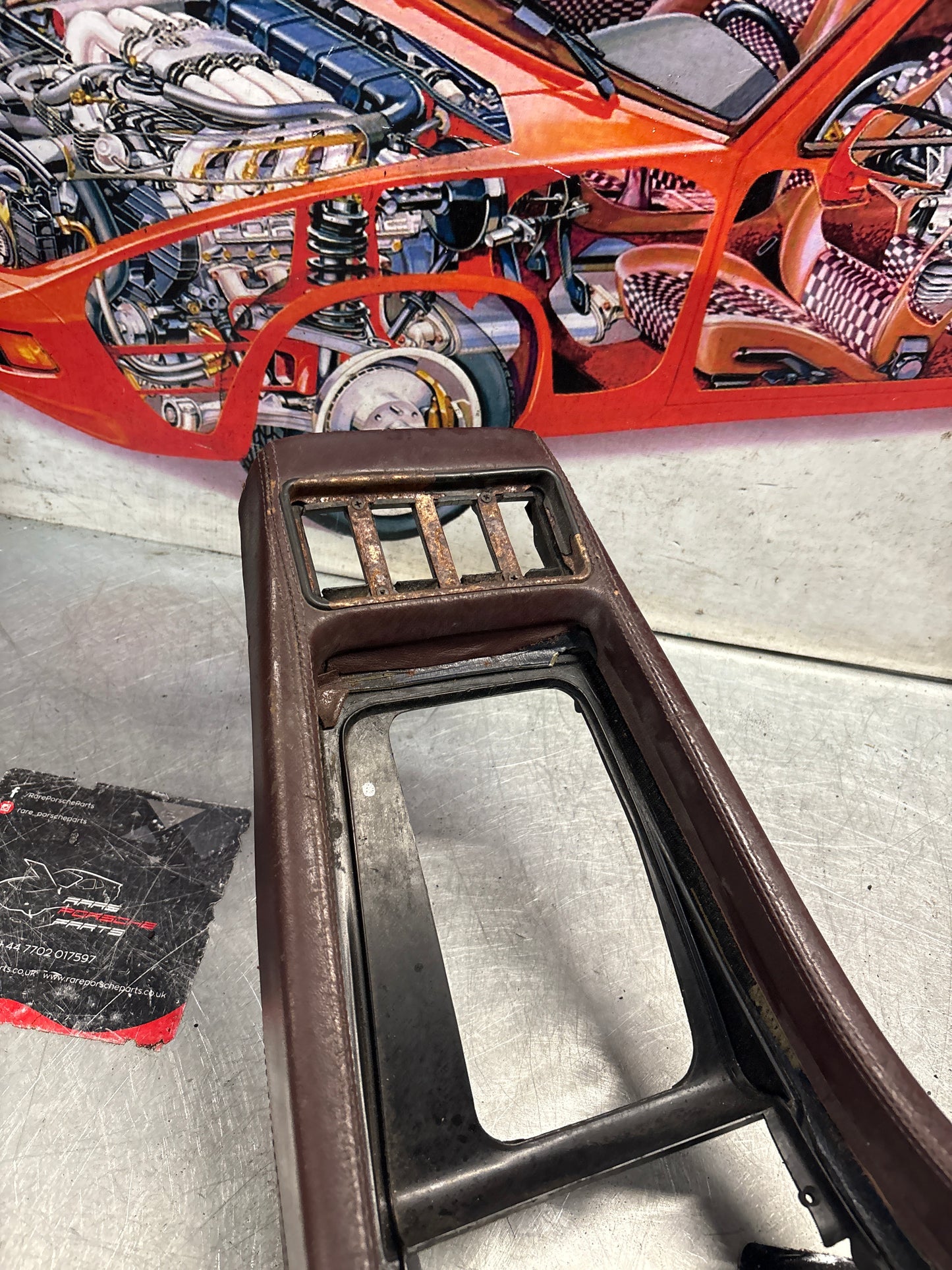 Porsche 928 Center console, used 92855206304 burgundy