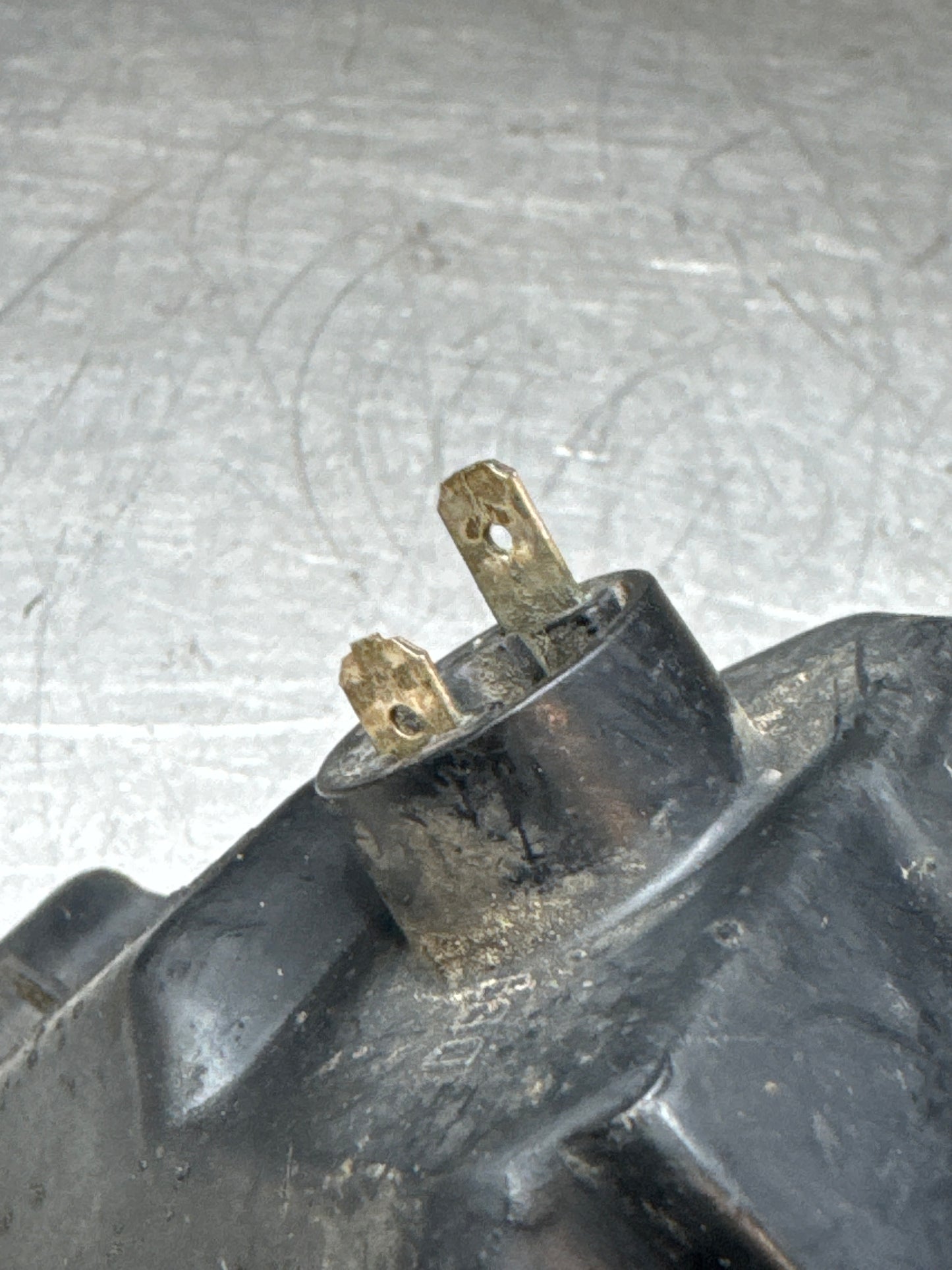 Porsche 924 O/S LH Front indicator unit, no lens. Spares or repairs 477953065A