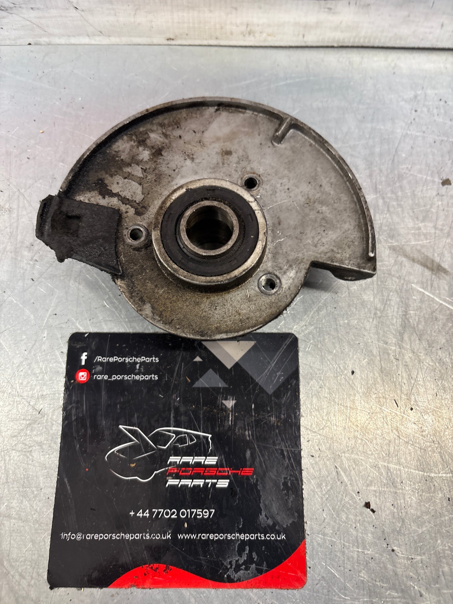 Porsche 928 camshaft cover bearing, used 9281051192R