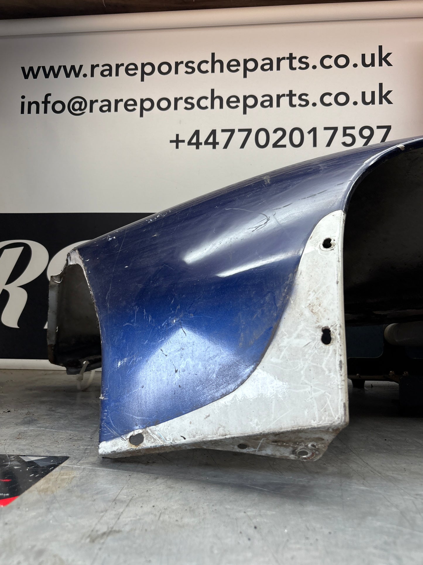 Porsche 928 -87 front left wing, 92850301103 used