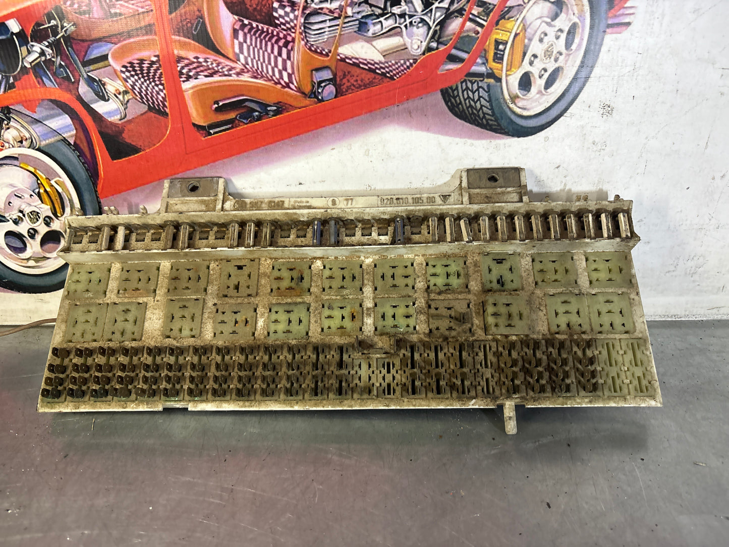 Porsche 928 fuse box relay panel, used 92861010500