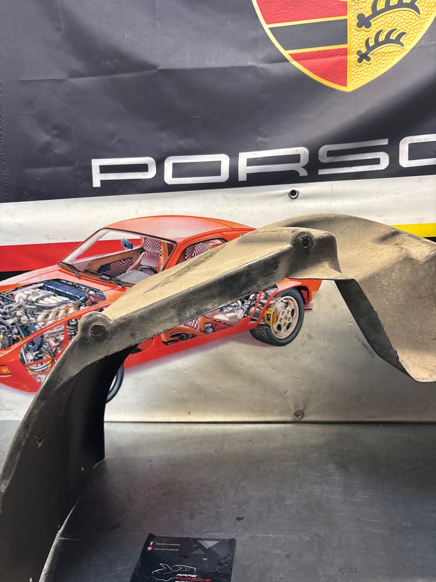 Porsche 928 wheel arch liner  Right 92850438205 Used