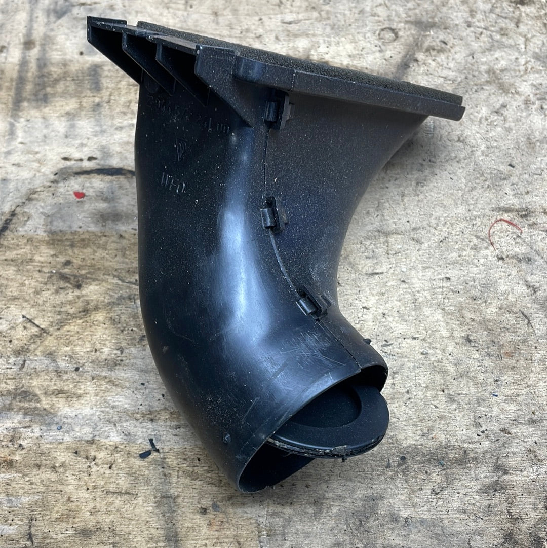 Porsche 944 (1985-91) Left Dashboard Air Duct Vent 94457224100, used