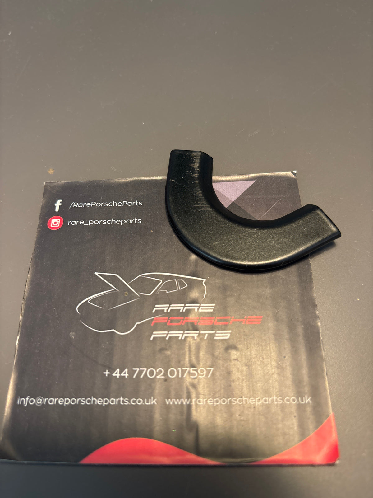 Porsche 928 window trim corner piece, 9285434130470K, NOS