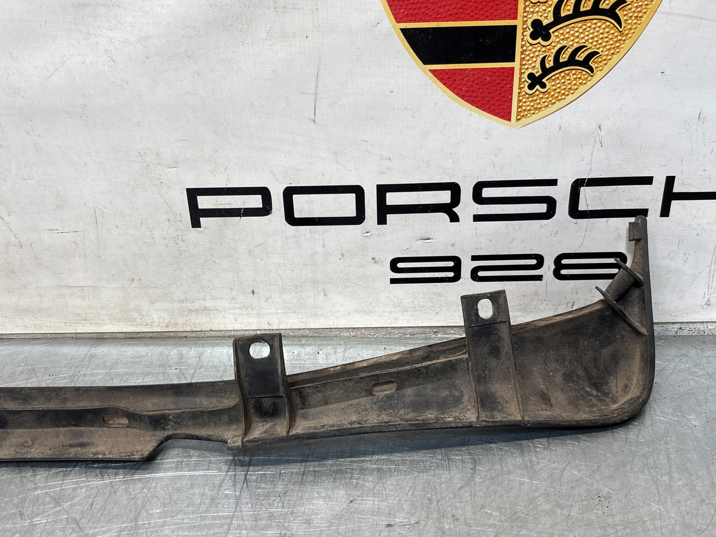 Porsche 944 lower door sill trim molding right side, for spares or repair 9515591600