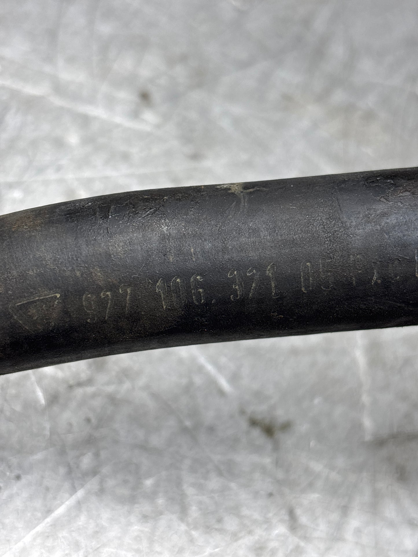 Tubo dell'acqua originale Porsche 928 S4, guida a sinistra 92710632105 ottime condizioni