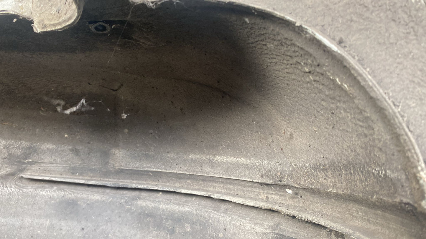 Porsche 944 left side cut, rear fender 94450390303,