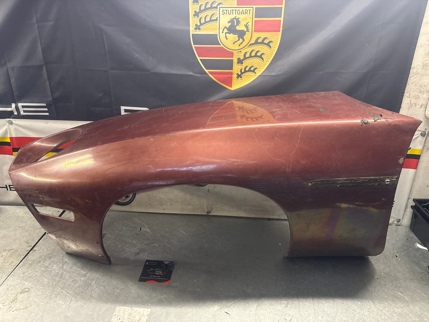 Porsche 928 -87 front left wing, 92850301103 used