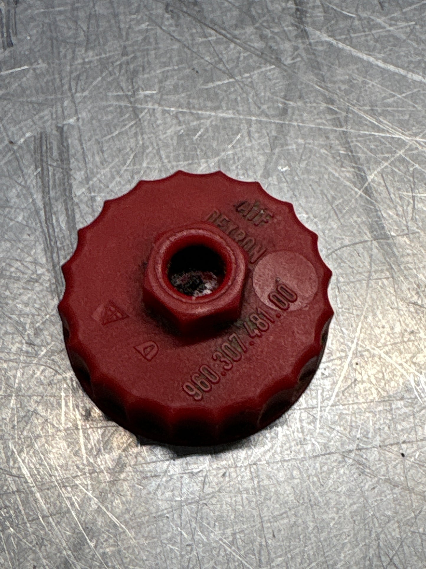 Porsche 928 transmission fluid reservoir cap, used 96030748100