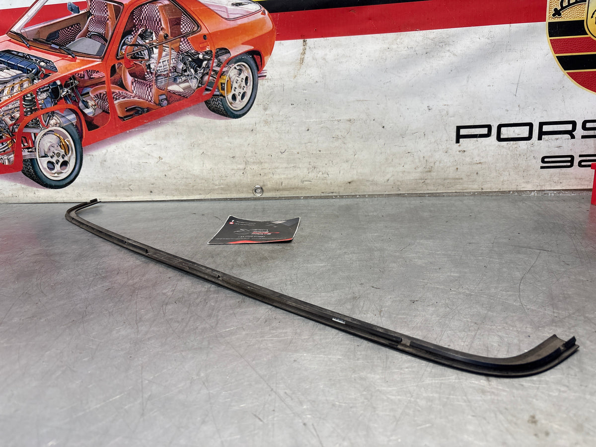 Porsche 928 rear window cover strip, used 92855915105