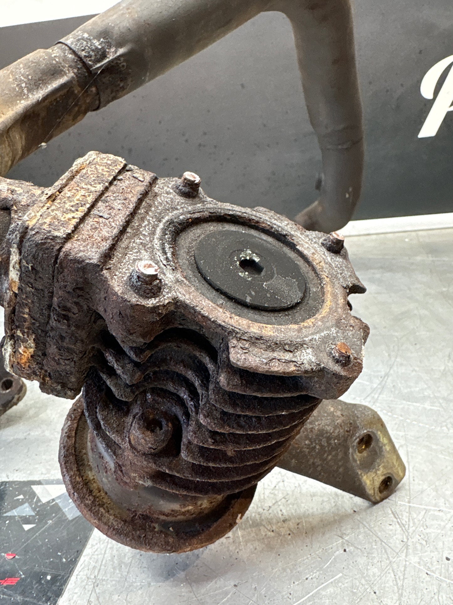 Porsche 944 Turbo exhaust cross over pipe 95111109615, used