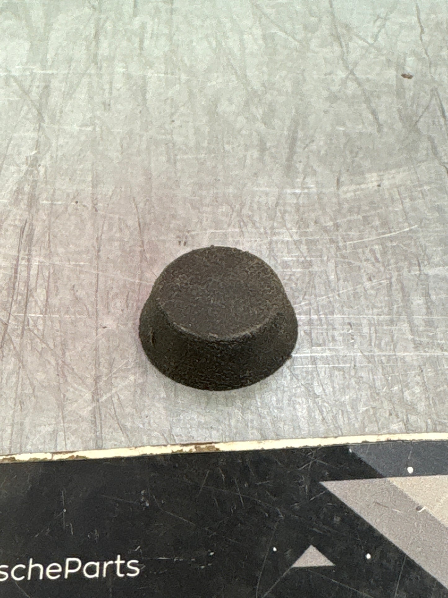 Porsche 924S 944 late type screw on cap, used 811857845
