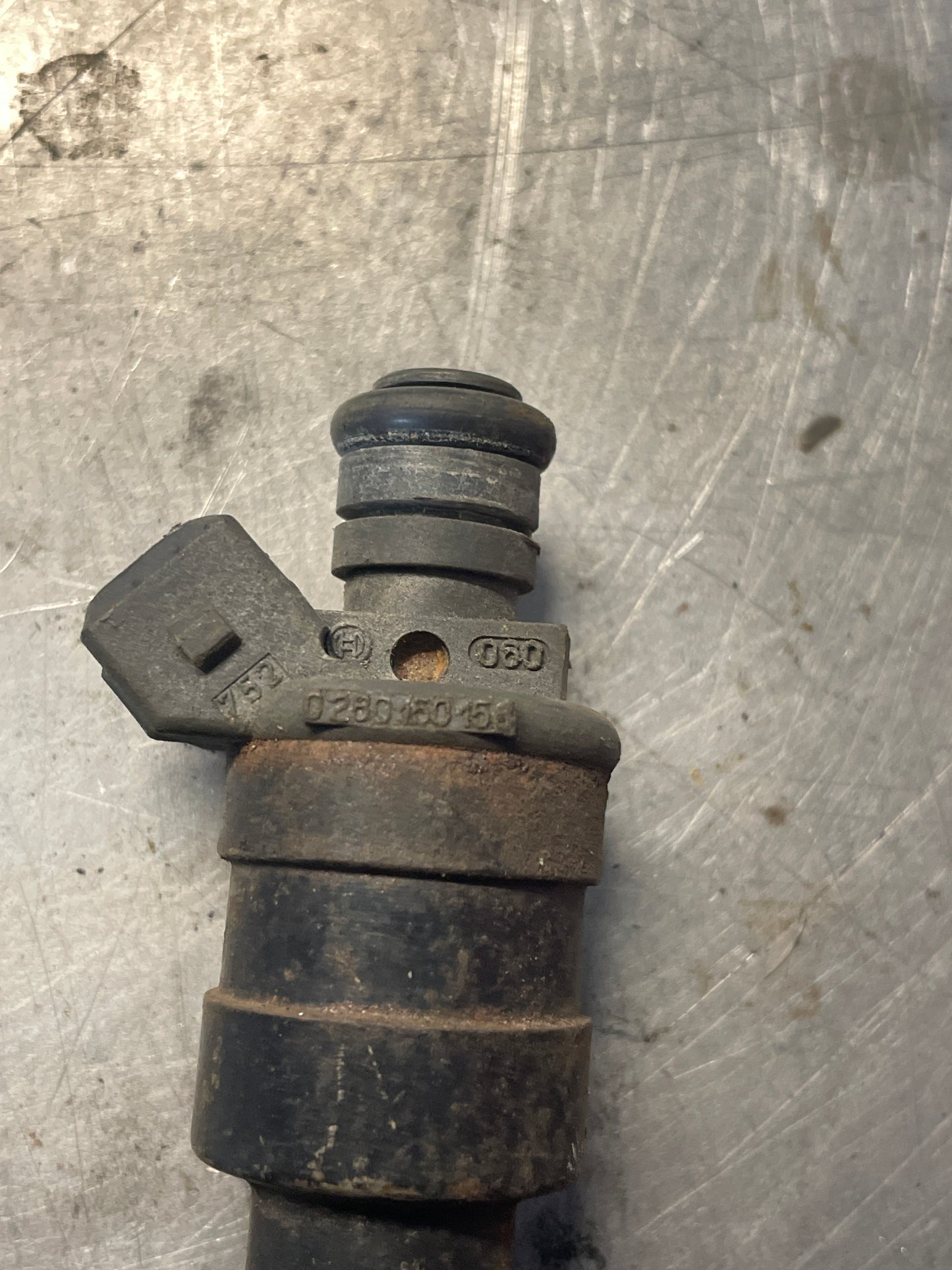 Porsche 944 924S 911 injector. 0280150158