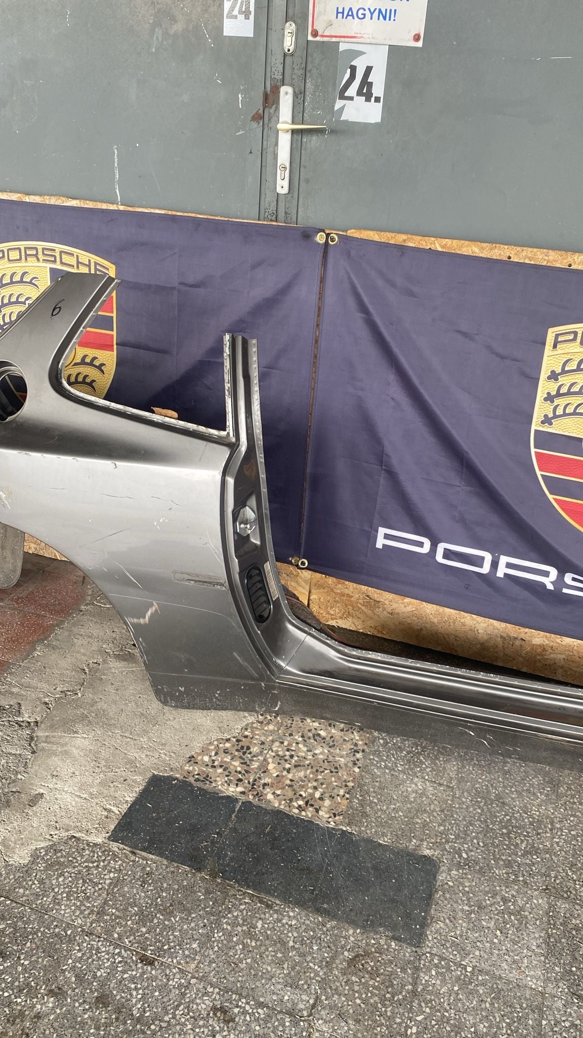 Porsche 944 Right side cut, rear fender with sill 94450390403, 94450361200