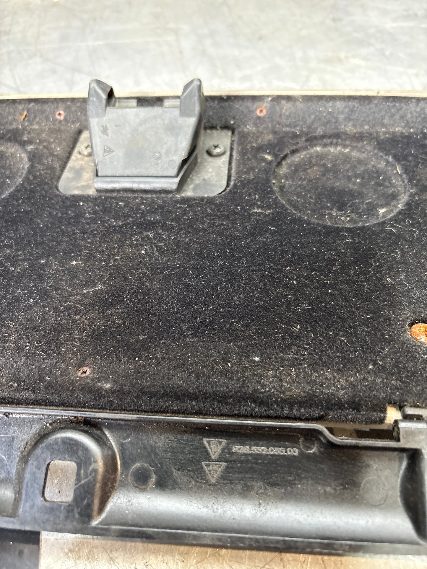 Porsche 944 85-92 glove box lid cream used