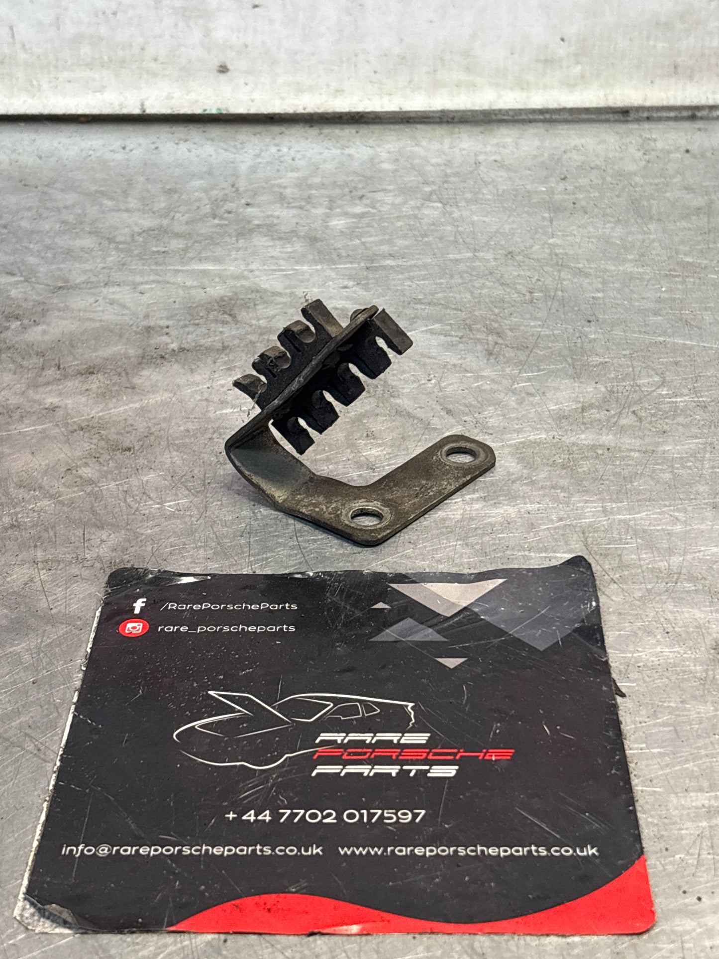 Porsche 924 fuel supply line  support bracket, used 047133191D