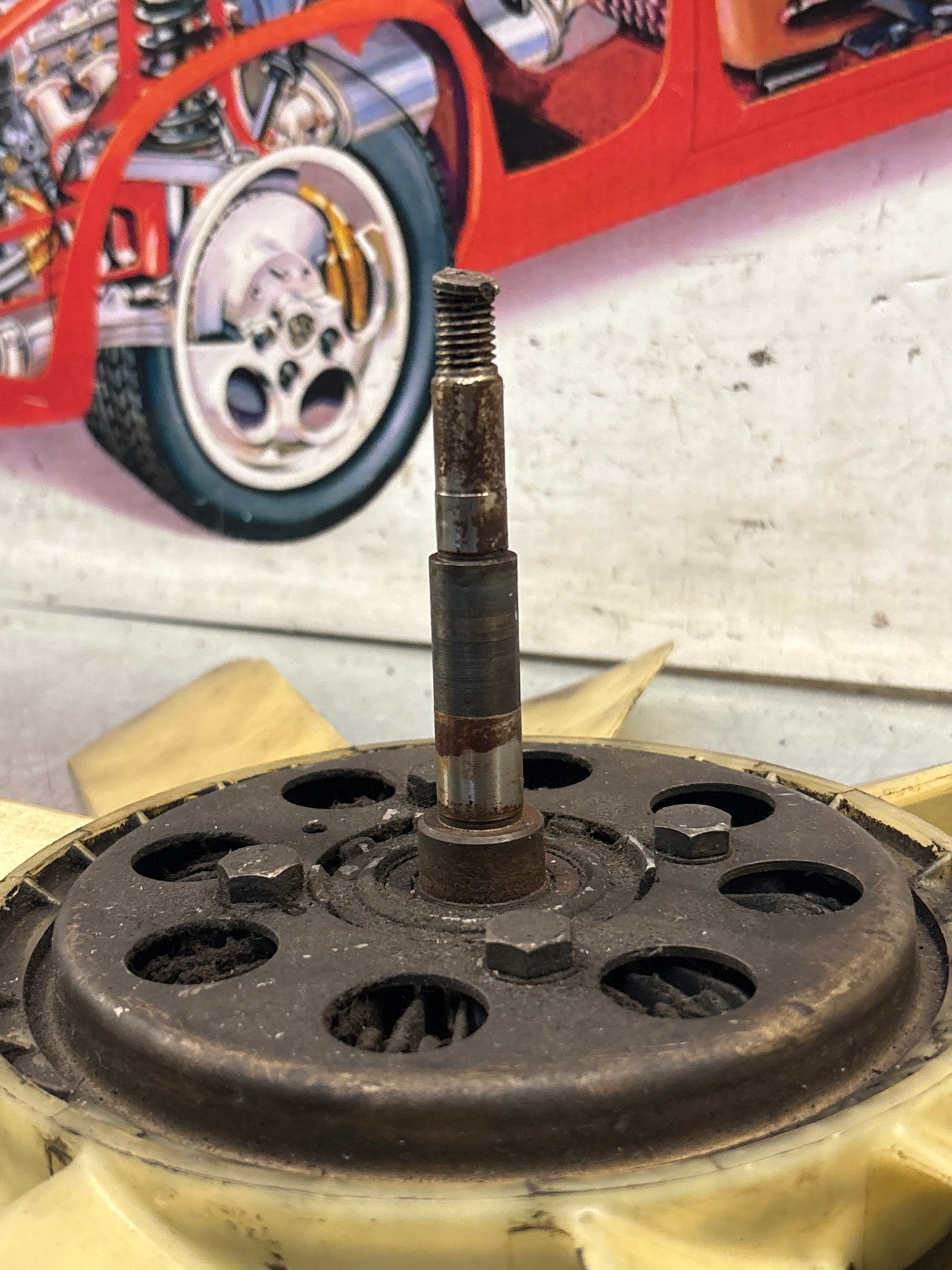 Porsche 928 late engine cooling fan clutch, used 92810611205 / 92810613701