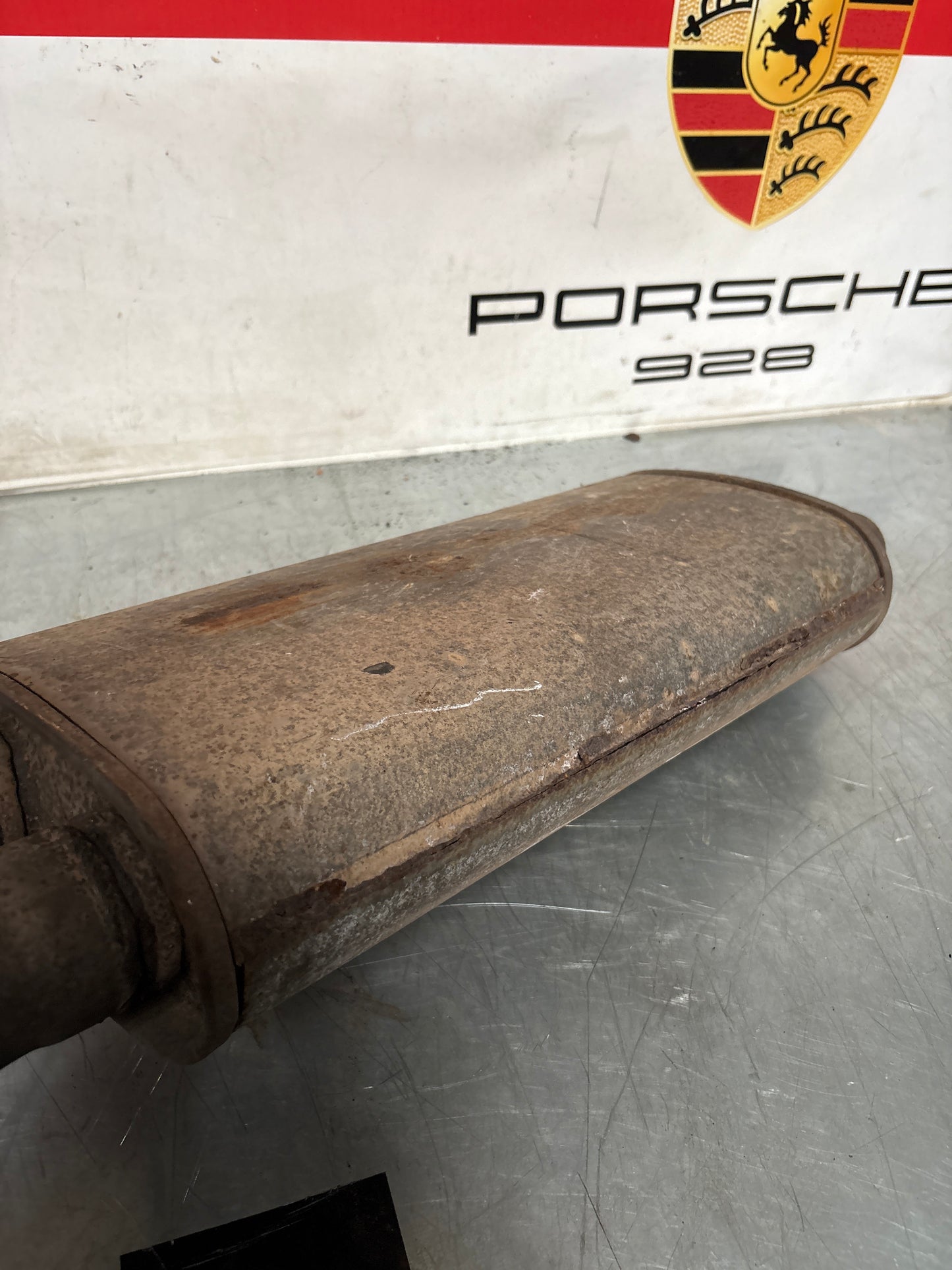 Porsche 928 middle exhaust silencer, 92811109001 used