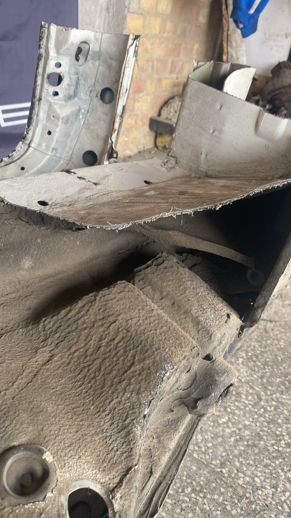 Porsche 944 Right side cut, rear fender 94450390403,