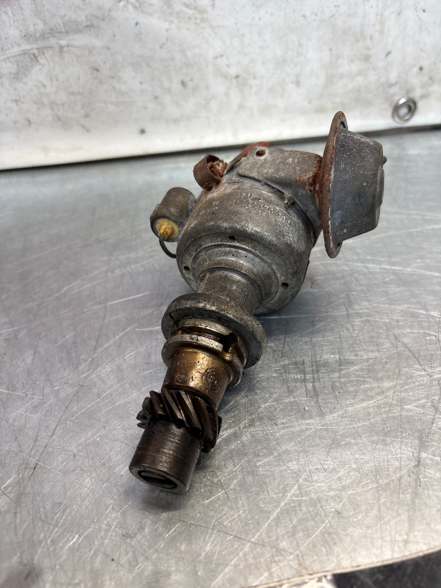 porsche 924 ignition distributor, used 0231170202 / 047905205B