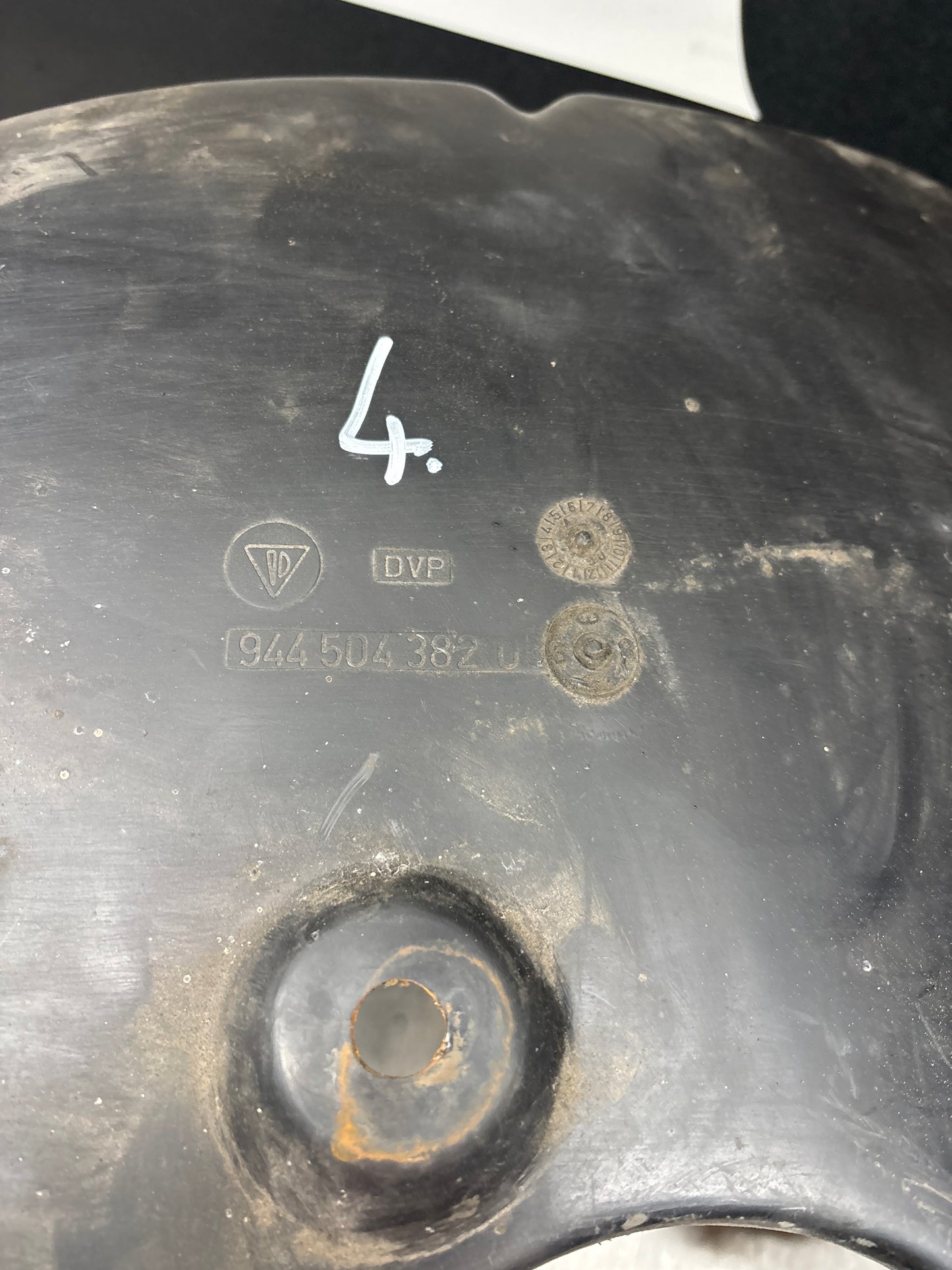 Porsche 944 S2 wheel arch liner Right, 94450438206 used