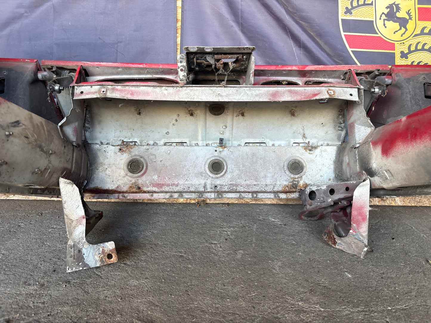 Porsche 924 Front end section cut 477805591