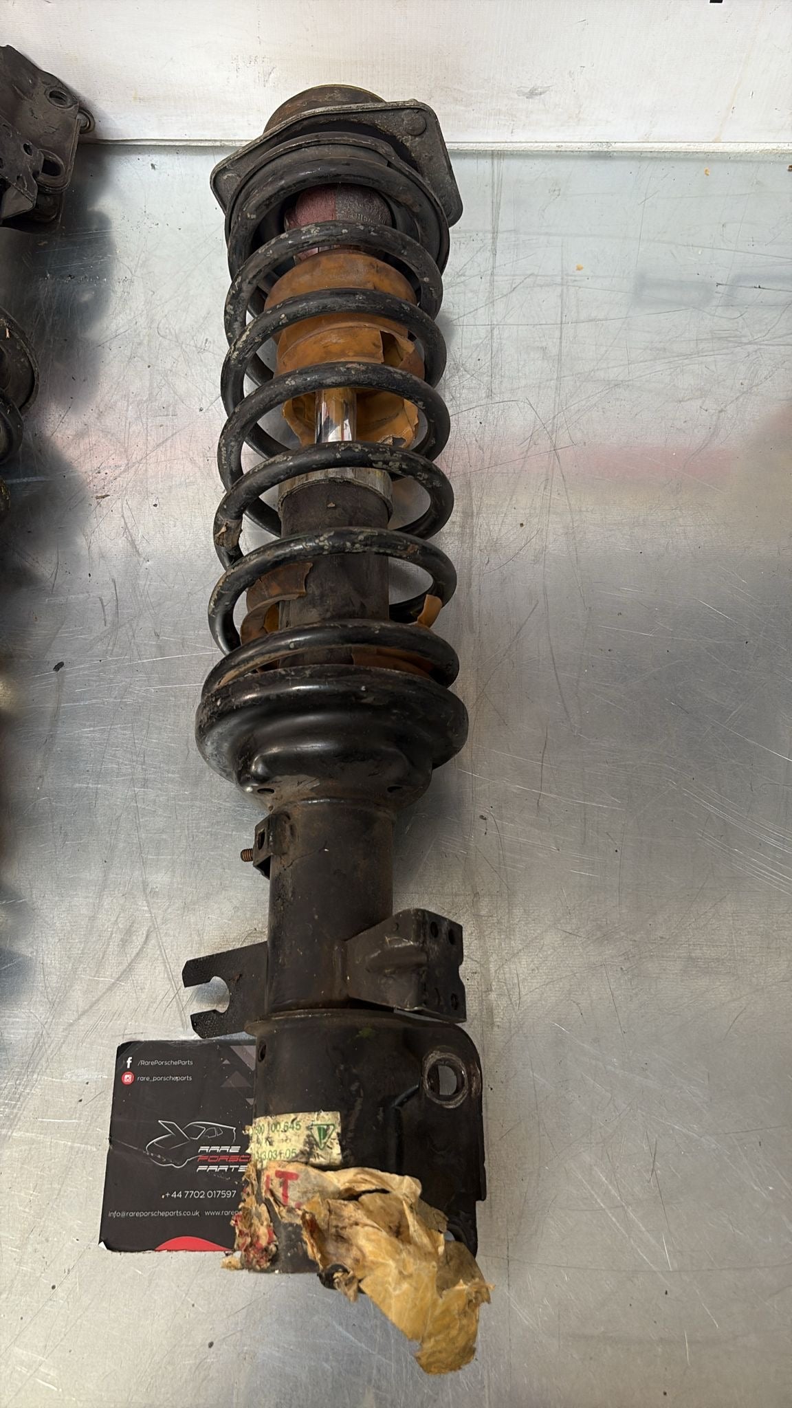 Porsche 944 Turbo pair of front shock absorber, used 95134303105 95134303205