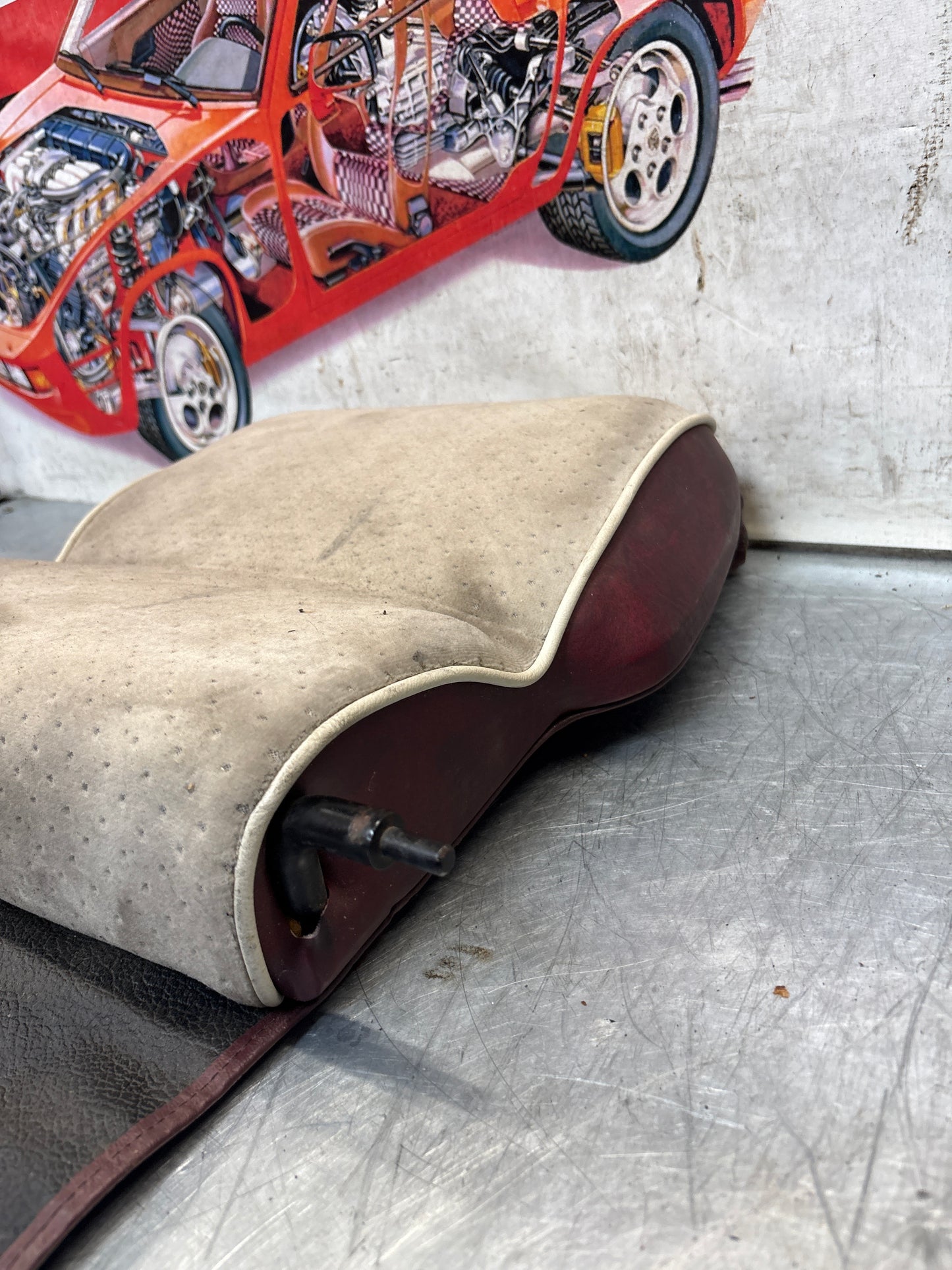 Porsche 928 rear right seat backrest, burgundy-white, leather used 92852203852