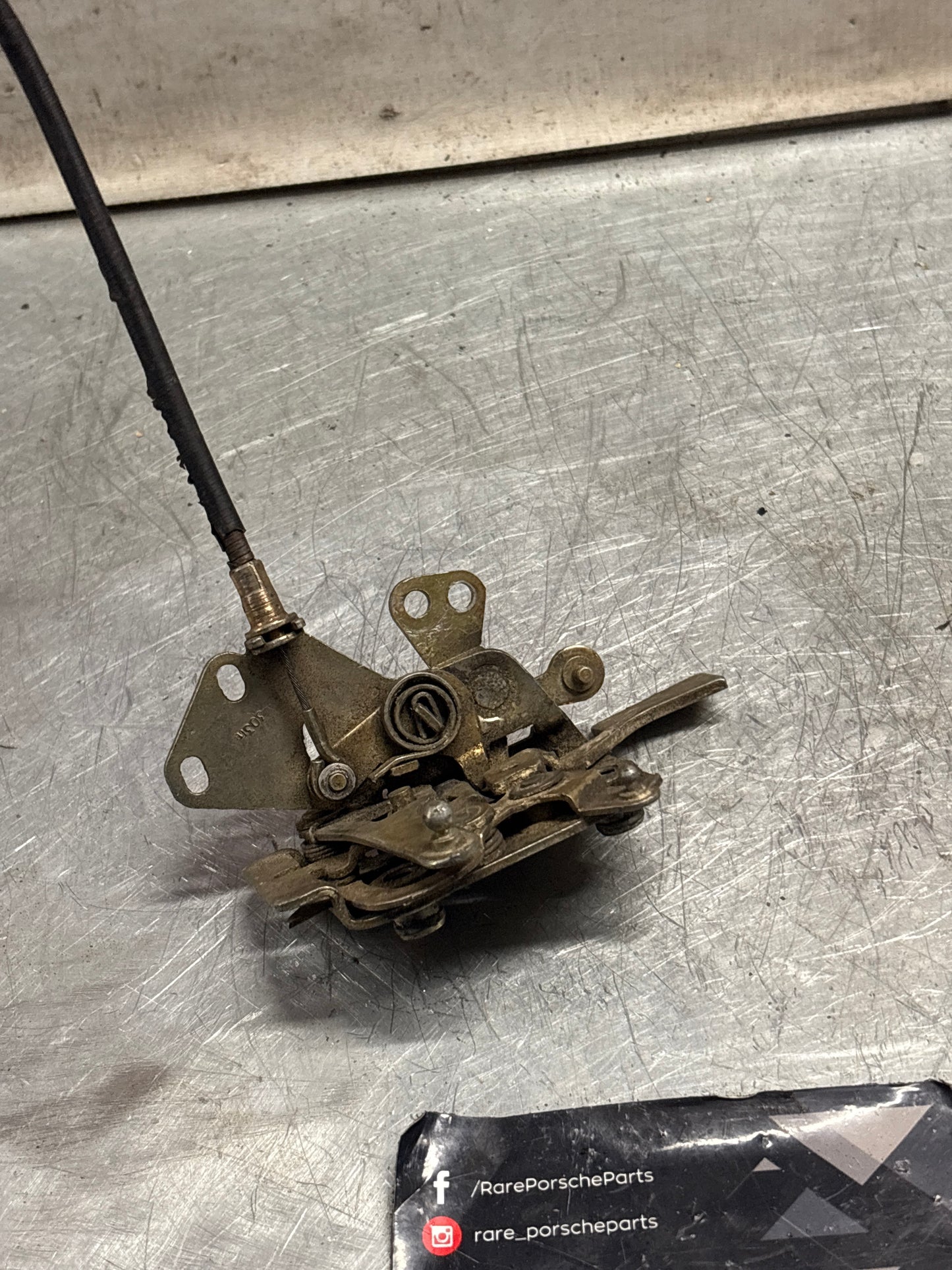 Porsche 928 left door lock mechanism 92853705305 used