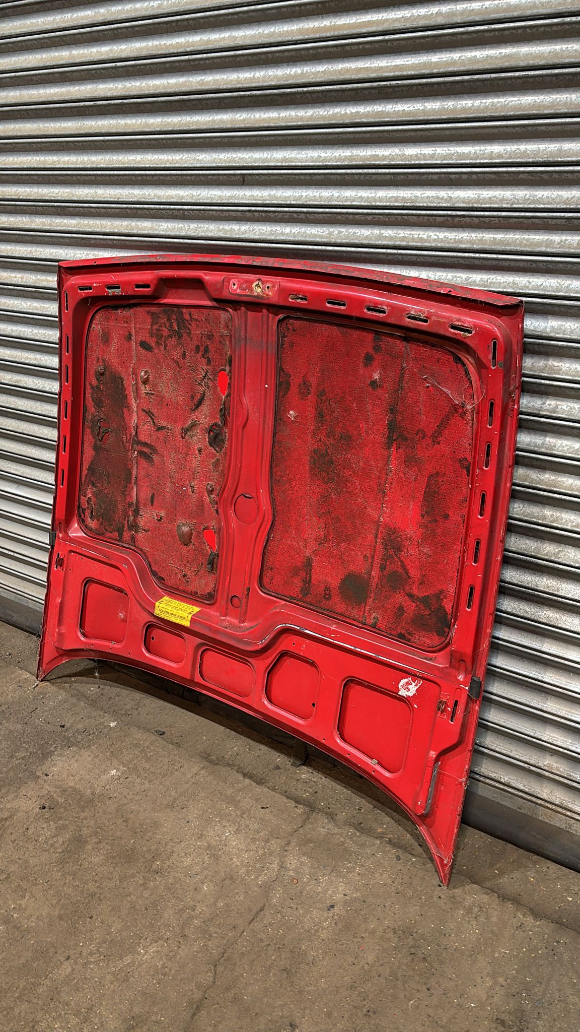 Porsche inizio 944, cofano fine 924, tutto necessita di riverniciatura, primo tipo con ammortizzatori a gas