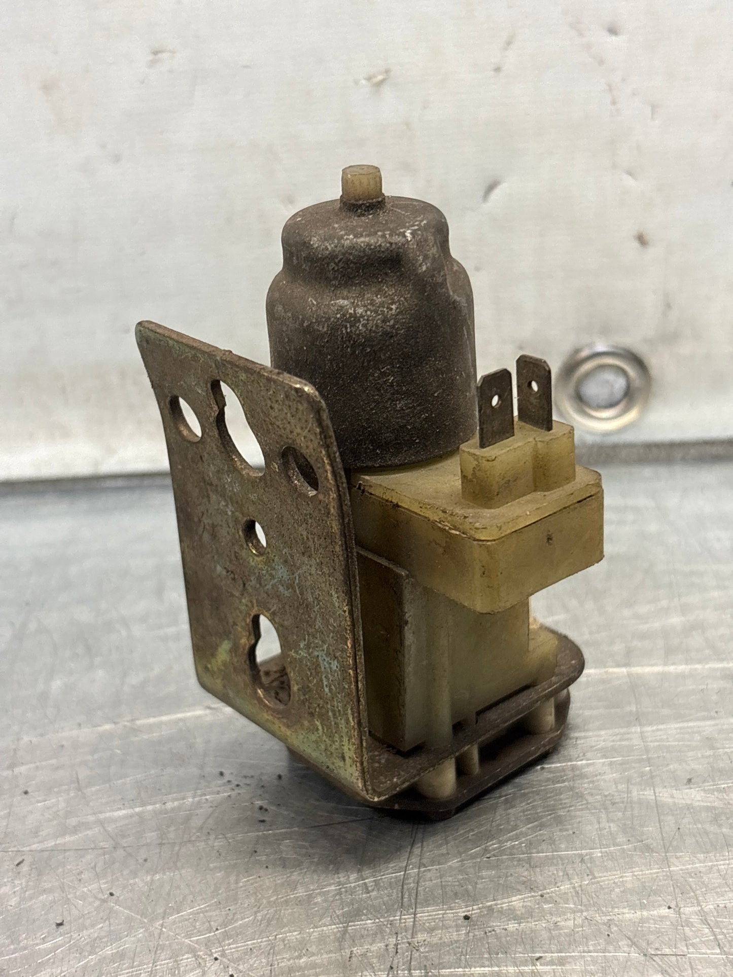 Porsche 924 windshield washer pump, used 823955651