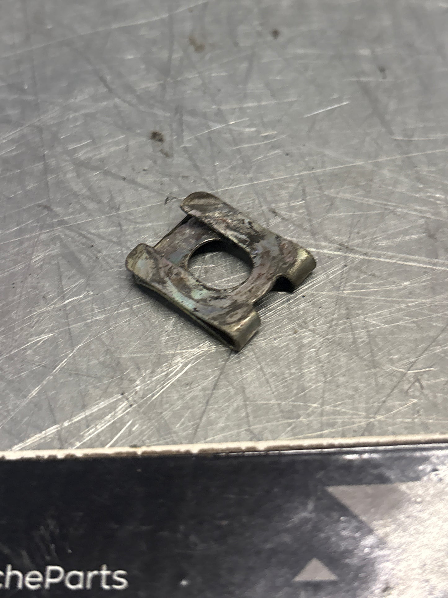 Porsche 928 reatining plate, used 99916603402