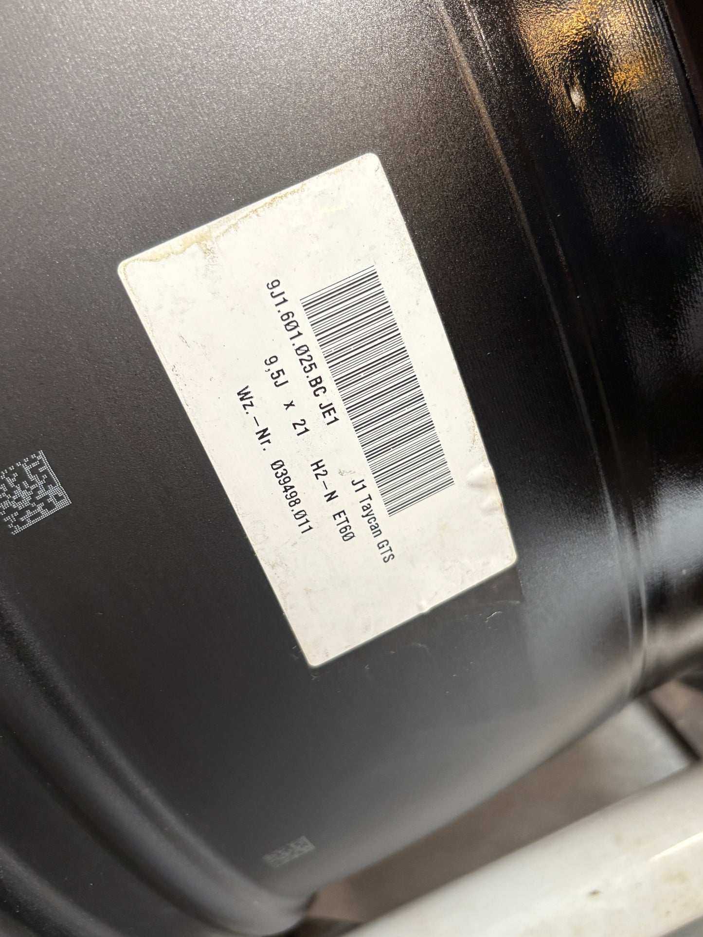 Porsche Taycan GTS 9.5Jx21” ET60 alloy wheel, 9J1601025BC, very nice condition, used