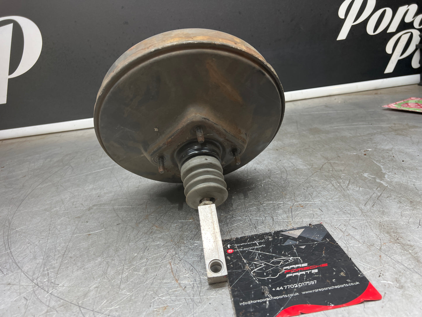 Porsche 928 brake booster, used 9273550250