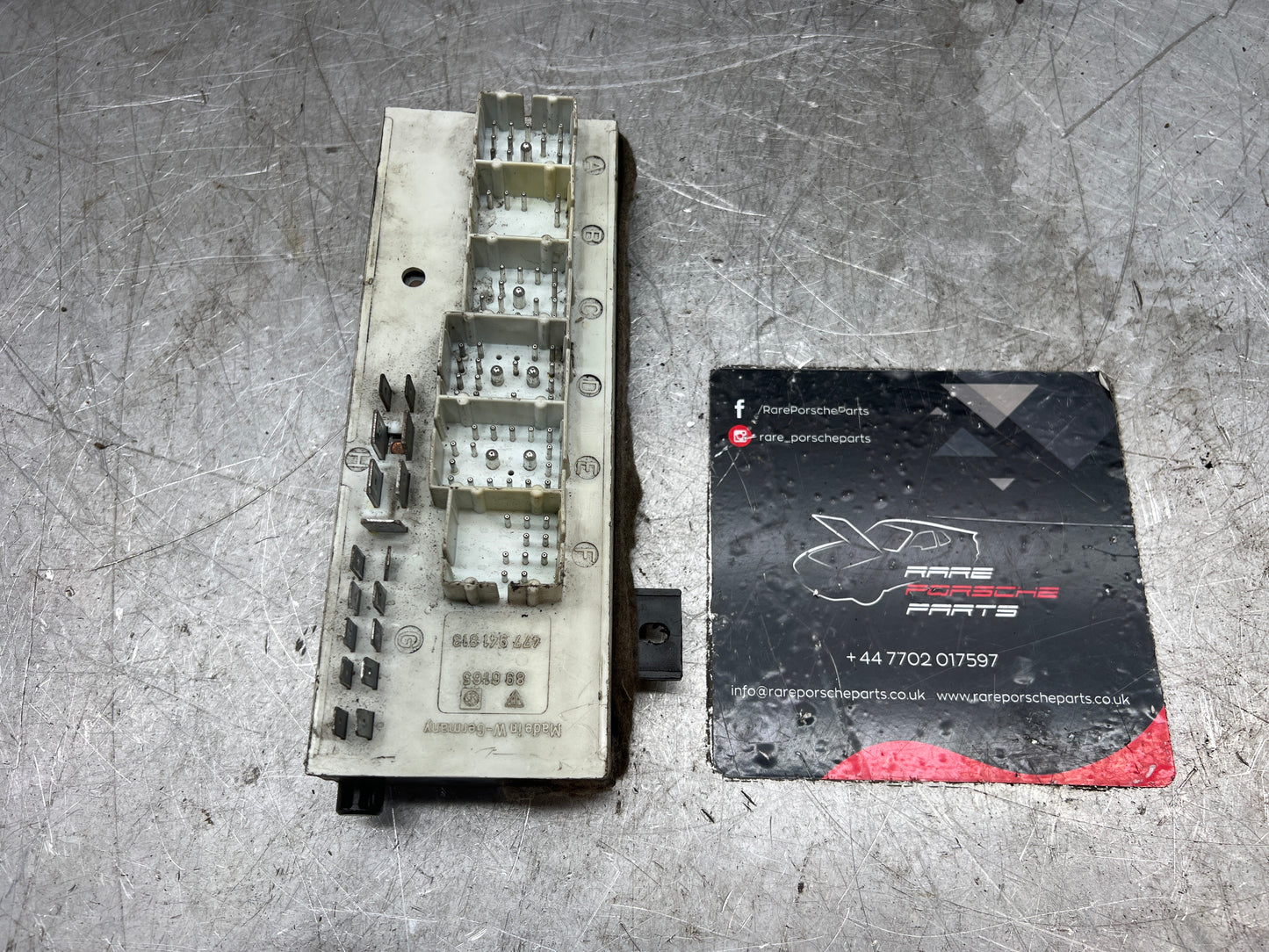 Porsche 924 944 (1979-1989) Fuse Box 477941813 used