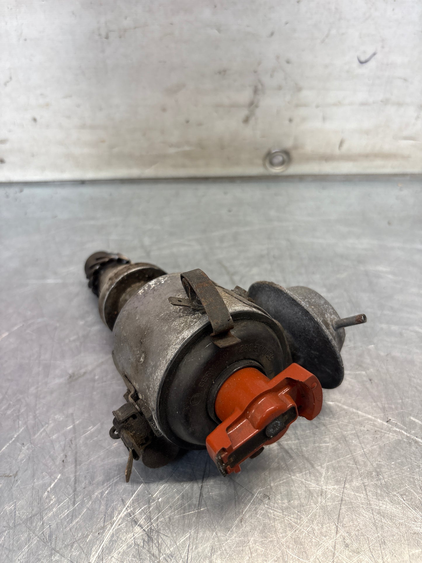 porsche 924 ignition distributor, used 0231170202 / 047905205B